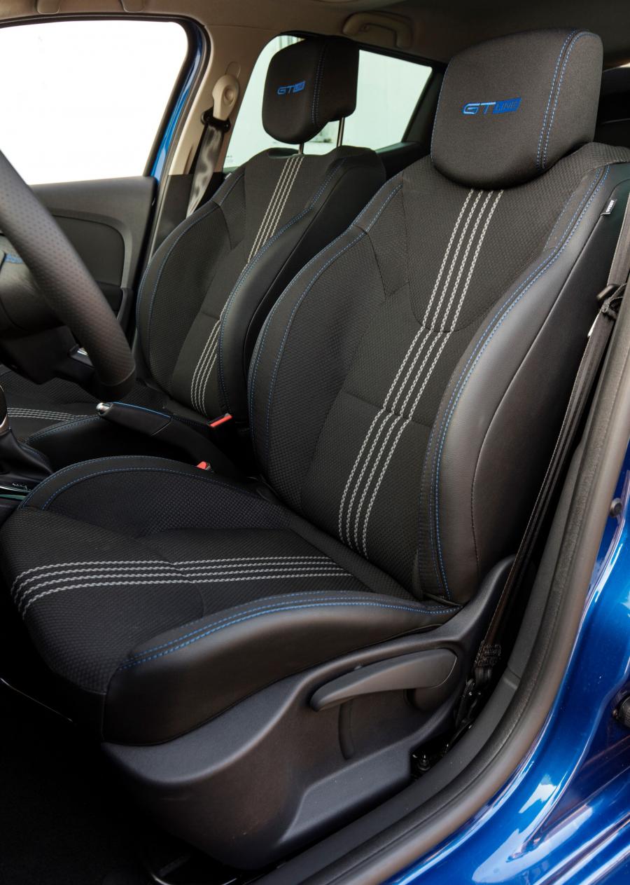 Интерьер Renault Clio GT Line 2016 года  (фото 24 из 38)